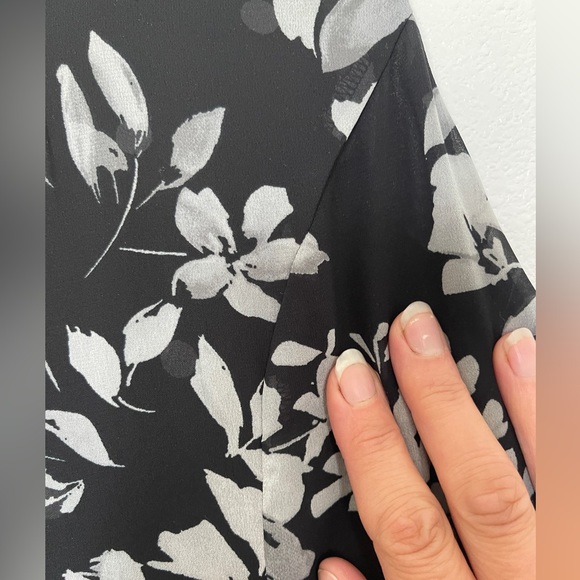 ⭐️HPx2⭐️ Reversible sleeveless dress black white floral polka dots Size Medium - Picture 4 of 4